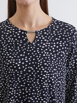 Bisiklet Yaka Puantiyeli Bluz