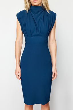 TRENDYOLMILLA Bordo Vucuda Oturan Dik Yaka Midi Kalem Etek Dokuma Elbise TWOAW20EL0311  фото 9