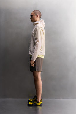 CHAQUETA T?CNICA CORTAVIENTOS / Crudo medio - Zara фото 4