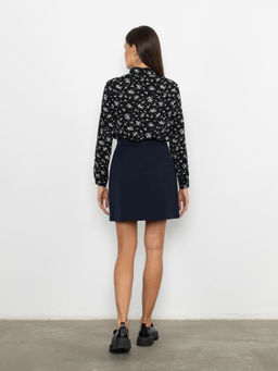 Юбка А-силуэта, на подкладке с кокеткой и обтачным поясом