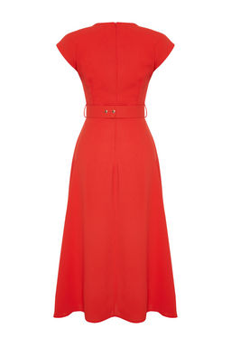 K?rm?z? Kemerli Etegi Belden Ac?lan Midi Krep Dokuma Elbise TWOSS24EL00018 - Trendyolmilla фото 8