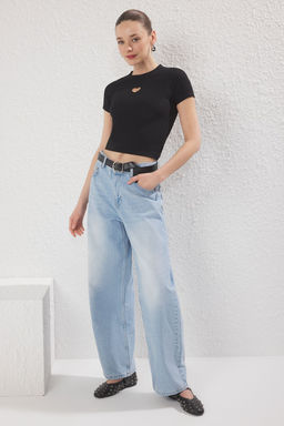 Pembe Kalp Cut Out Detayl? Bisiklet Yaka K?sa Kol Orme Bluz TWOSS25BZ00486 - Trendyolmilla фото 6