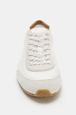 ZAPATILLA BLUCHER DETALLE TALONERA / Blanco