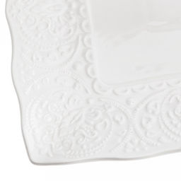 "Русь" Тарелка мелкая фарфоровая 270х270мм h20мм, квадратная, белый, рельефный декор, волнистый край (Китай)