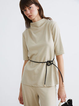 Dik Yaka Beli Kemerli Bluz