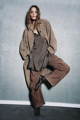 LIMITED EDITION FLAT LEATHER ANKLE BOOTS