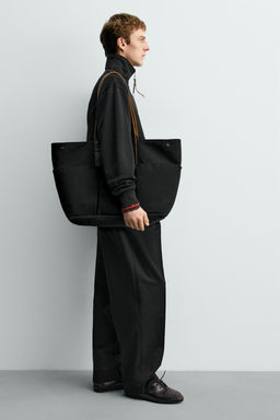 BOLSO SHOPPER DETALLES PIEL AARON LEVINE X ZARA / Negro