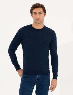 Базовый свитер с круглым вырезом