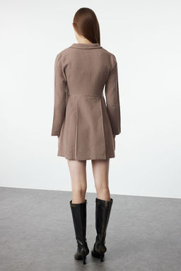 Kahverengi Pileli Dugmeli Mini Dokuma Elbise TWOAW24EL00338 - Trendyolmilla фото 5