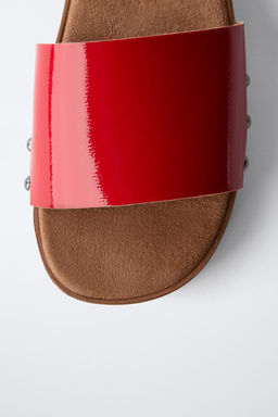 FAUX-PATENT CLOGS - Zara фото 5