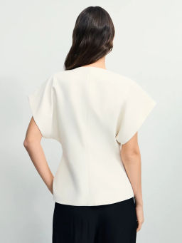 Приталенный жилет с декоративной пуговицей / Zarina