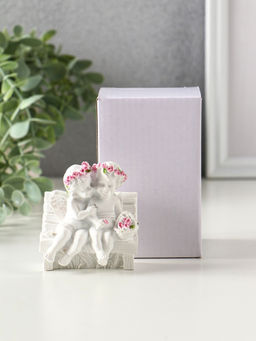 Фигурка 2 ангелочка в розовом веночке на скамейке, 8?7?5 см, МИКС