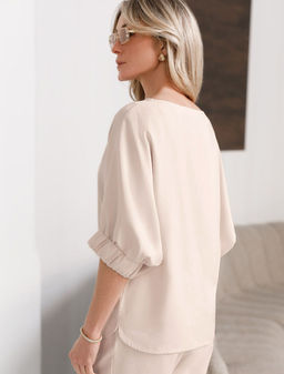 Свободная блузка с вырезом лодочка из плотного лиоцелла - Vilatte фото 3