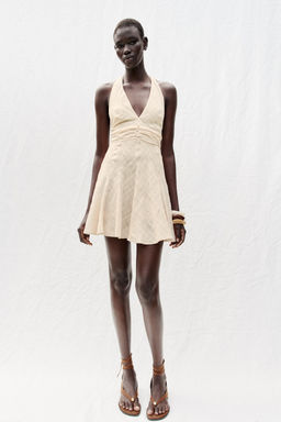 VESTIDO CORTO R?STICO HALTER / Crudo medio