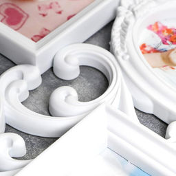 Фоторамка - коллаж на 6 фото 10?15, 12?12 см Завитки, пластик, мультирамка, белая, 31.5?53 см