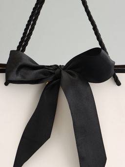 Пакет подарочный, белый, с бантом, 32 х 25 х 11 см