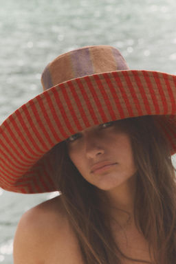 GORRO LINO RAYAS REVERSIBLE / Rojo