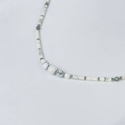 Колье из Говлита и Лабрадора 82 см