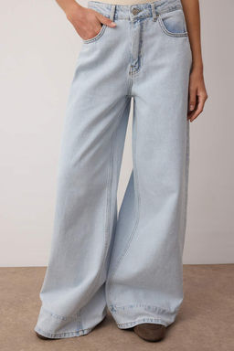 Ac?k Mavi Dikis Detayl? Normal Bel Loose Baggy Jeans TWOAW26JE00019