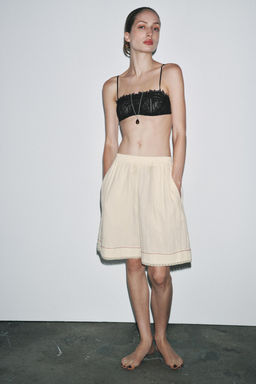 UNDERWIRED MESH AND LACE BRA