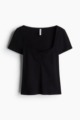 Camiseta con ribetes de picot