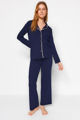 Trendyolmilla Koyu Ten Pamuklu Biye Detayl? Gomlek-Pantolon Orme Pijama Tak?m? THMAW24PT00025 фото 10