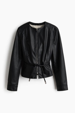 Chaqueta revestida con peplum