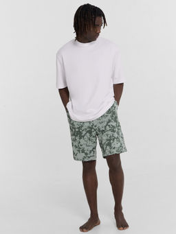 Шорты мужские с принтом милитари миллитари варка на зеленом 531027-1