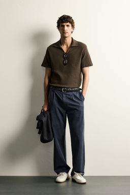 POLO REGULAR FIT ESTRUCTURA CALADOS / Marr?n