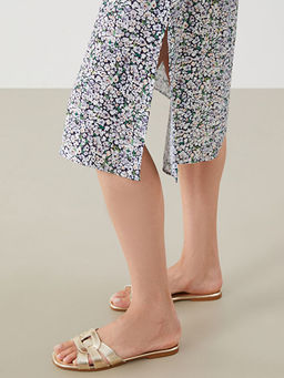 Beli Lastikli ?i?ekli A Kesim Etek