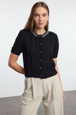 Trendyolmilla Siyah Crop %100 Pamuk Bisiklet Yaka Boncuk Detayl? Sac Orgulu Triko H?rka TWOAW25HI00342  фото 2