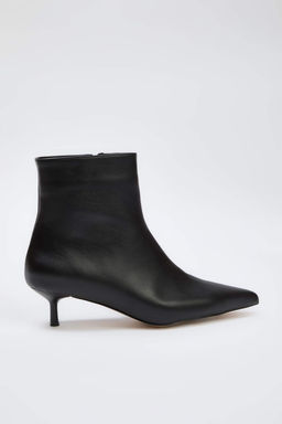 Siyah Sivri Burun Bilekte Kitten Ince Topuklu Kad?n Bot TAKAW26BO00045