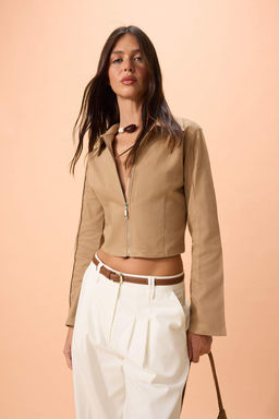 Bej Fermuarl_ V_cuda Oturan/Fitted Gabardin Mevsimlik _nce Ceket TWOSS26CE00033