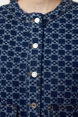 Koyu Mavi Desenli Cep Detayl? Crrop Denim Bomber Ceket TWOAW25CE00030 - Trendyolmilla фото 4