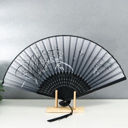 Веер складной h=21 см Бабочки в траве, бамбук, текстиль, чёрно-белый, с кисточкой