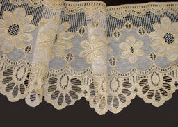 Скатерть арт. 30910/130/3, размеры 130 см х 180 см, ширина кружева 25 см, цвет - ТЕМНАЯ ОЛИВКА