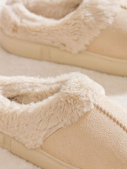 S?et G?r?n?ml? Kad?n Ev Terli?i