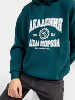 Теплое худи в оттенке сосна с новогодним принтом - Mark formelle фото 4