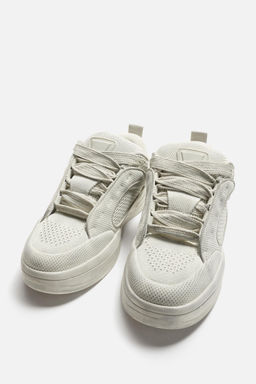 DISTRESSED CHUNKY TRAINERS - Zara фото 6