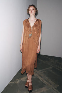 ZW COLLECTION GATHERED EMBROIDERED DRESS