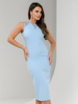 Платье-футляр голубое длины миди с кружевными вставками - 1001dress фото 5