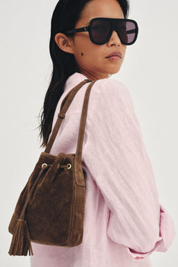 MINI BANDOLERA FRUNCIDA PIEL / ARENA/MARR?N