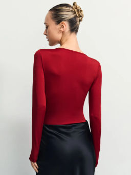 Боди с длинным рукавом и V-образным вырезом / Zarina