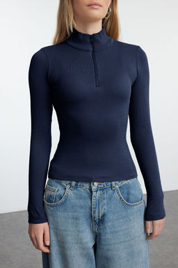 Trendyolmilla Siyah Fitted/vucuda Oturan Fermuarl? Yaka Esnek Orme Bluz TWOAW25BZ00163  фото 3