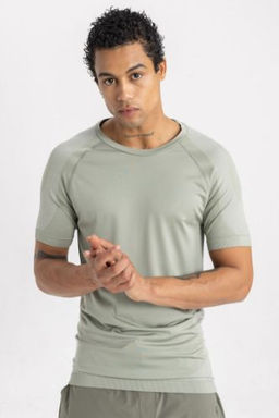 DeFactoFit Slim Fit Dar Kesim Bisiklet Yaka K?sa Kollu Tisort