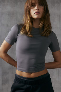 Camiseta de deporte cropped en DryMove