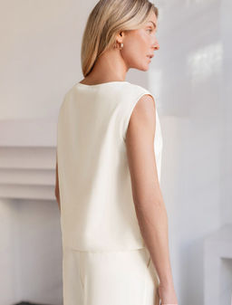 Топ c вырезом лодочка из плотного лиоцелла - Vilatte фото 3