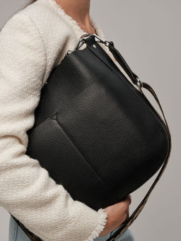 Сумка кожаная на плечо Azaro 30868 черный