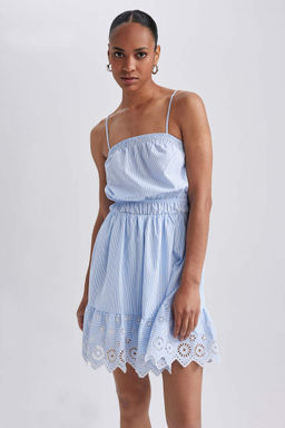 Мини-платье с квадратным вырезом и полосатым ремешком с вышивкой - Defacto фото 5