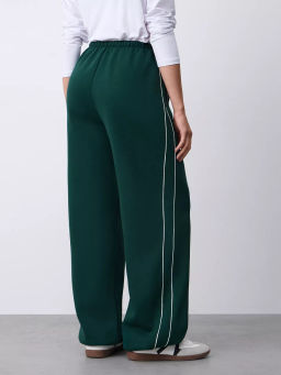 Спортивные брюки с декоративными кантами